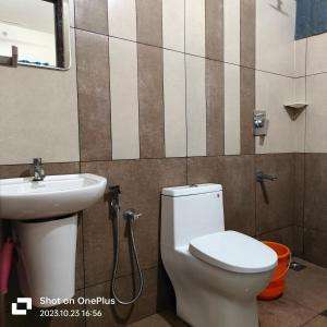 Clean toilet sink and shower facilities